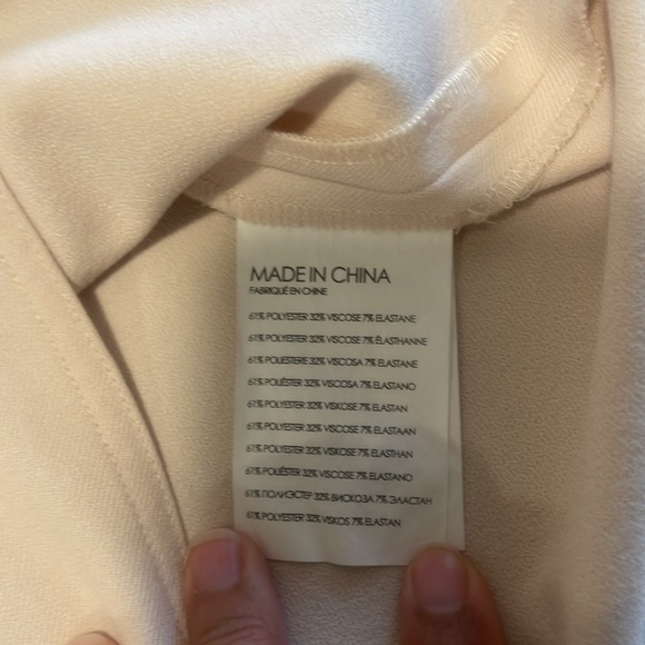 Club Monaco size large top in cream - Picture 5 of 8